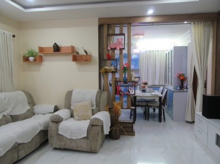 4) Li id : 145 - Kitchen and Dinning Halll Entrance.JPG